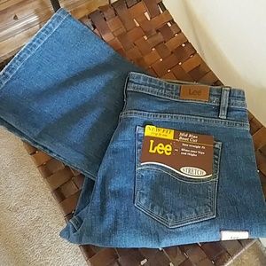 Lee stretch jean mid Rise Boot Cut.